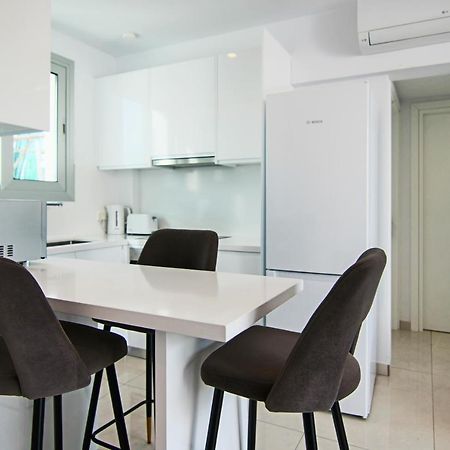 Ferienwohnung Phaedrus Living - Seaside Executive Flat Harbour 202 Paphos Exterior foto