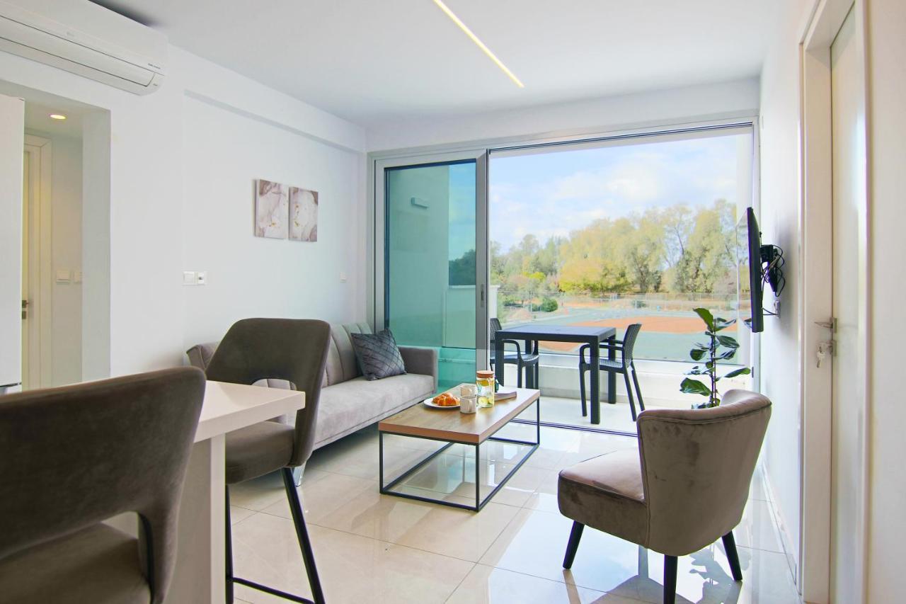 Ferienwohnung Phaedrus Living - Seaside Executive Flat Harbour 202 Paphos Exterior foto